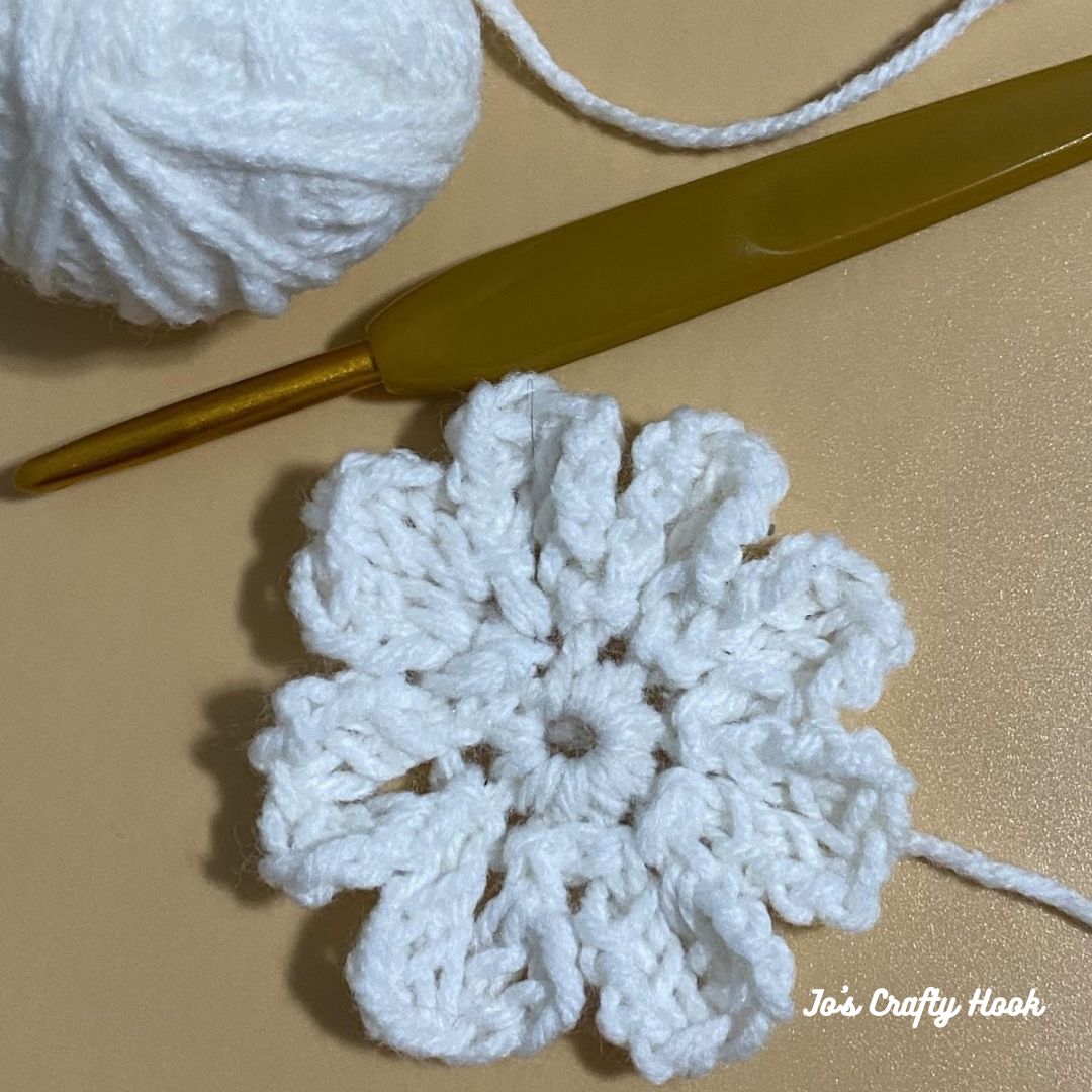 Mae’s Flower Free Crochet Pattern