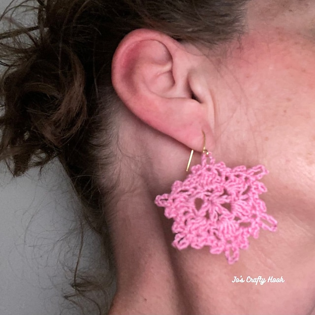 Coreo Flower Earrings Free Crochet Pattern