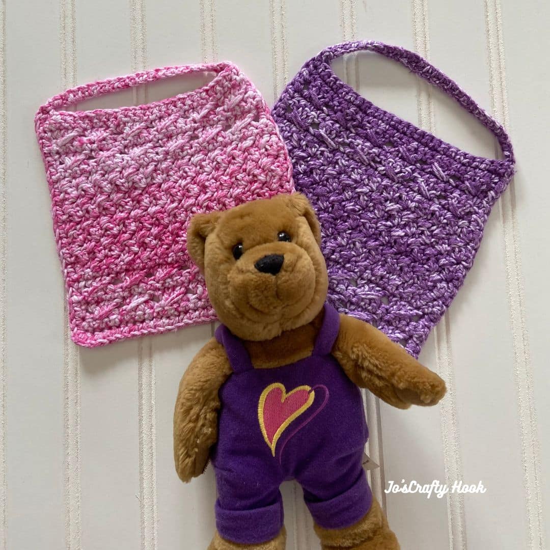 Suzy’s Baby Bib Free Crochet Pattern